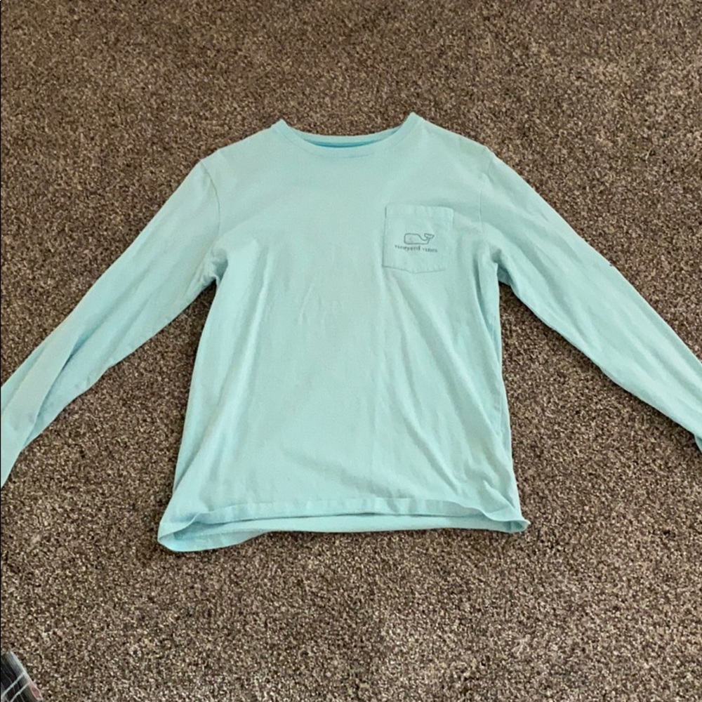 blue vineyard vines shirt